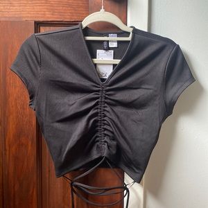 H&M black crop top